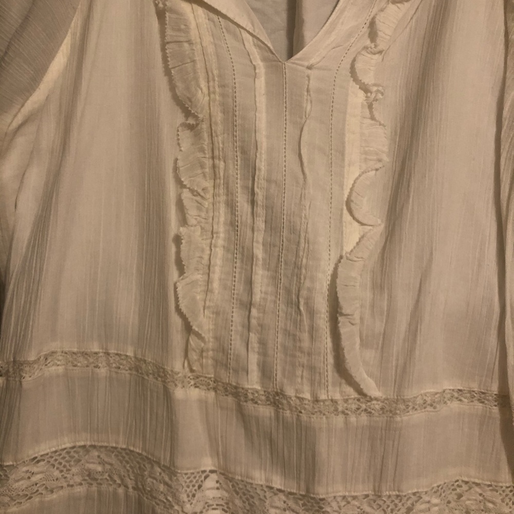 Beautiful white cotton & lace dress - Picture 3 of 6